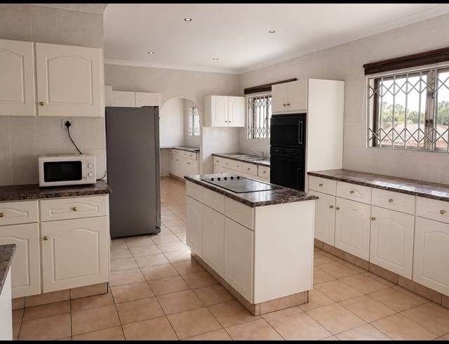 5 BEDROOM HOUSE FOR SALE IN HAYFIELDS